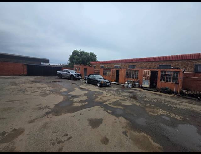 2,000M² INDUSTRIAL YARD TO LET IN ALRODE SOUTH